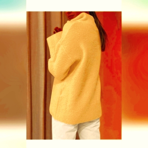 NWT Ladies Tan Boucle Zip Sweater - Picture 7 of 7